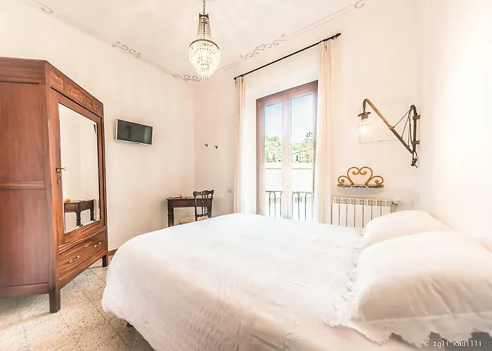 Ca' Gialla 3* Finale Ligure